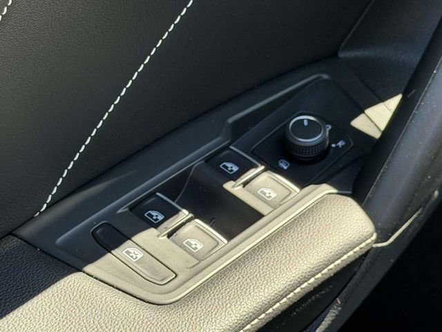 Certified 2023 Volkswagen Tiguan SE FWD image 17