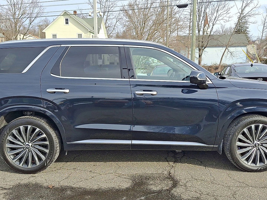 Used 2023 Hyundai Palisade Calligraphy w/ Winter Package image 9