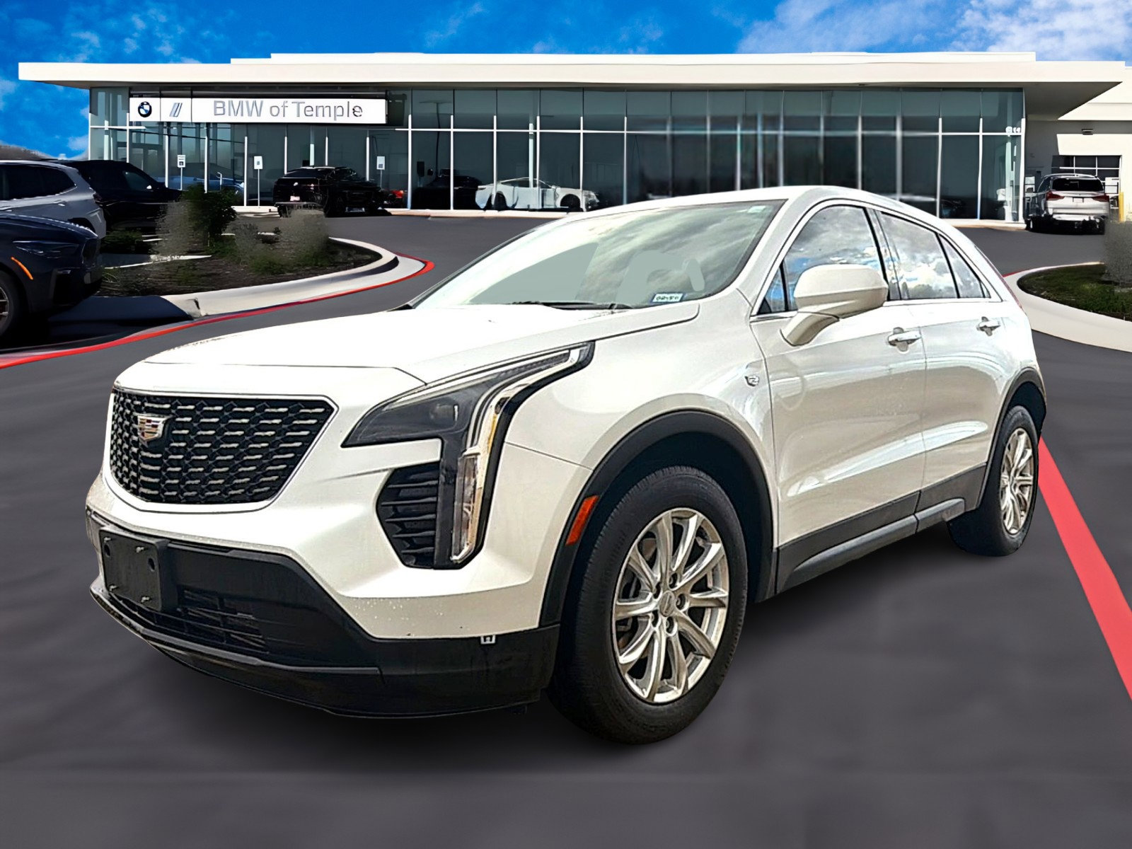 Used 2023 Cadillac XT4 Luxury w/ Cold Weather Package image 1