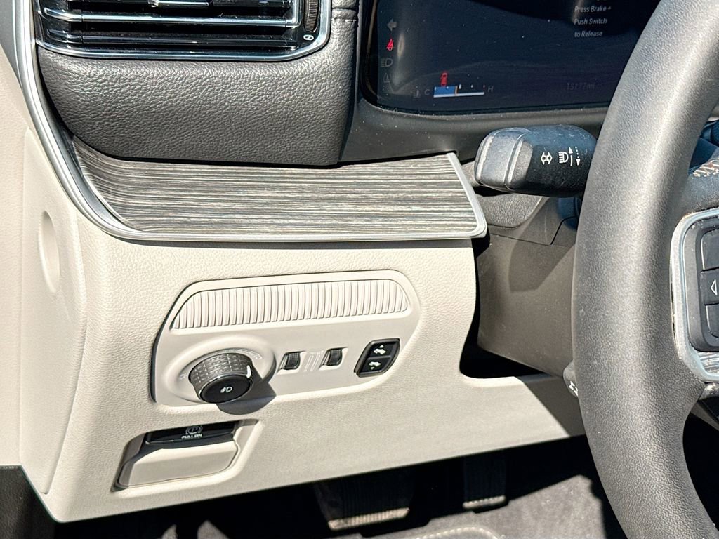 Used 2024 Jeep Wagoneer Series II w/ Flexible Seating Group RWD image 11