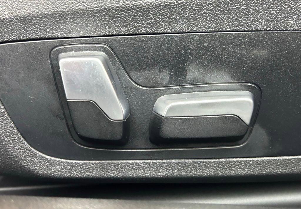 Used 2023 BMW 430i xDrive Coupe w/ Premium Package image 11