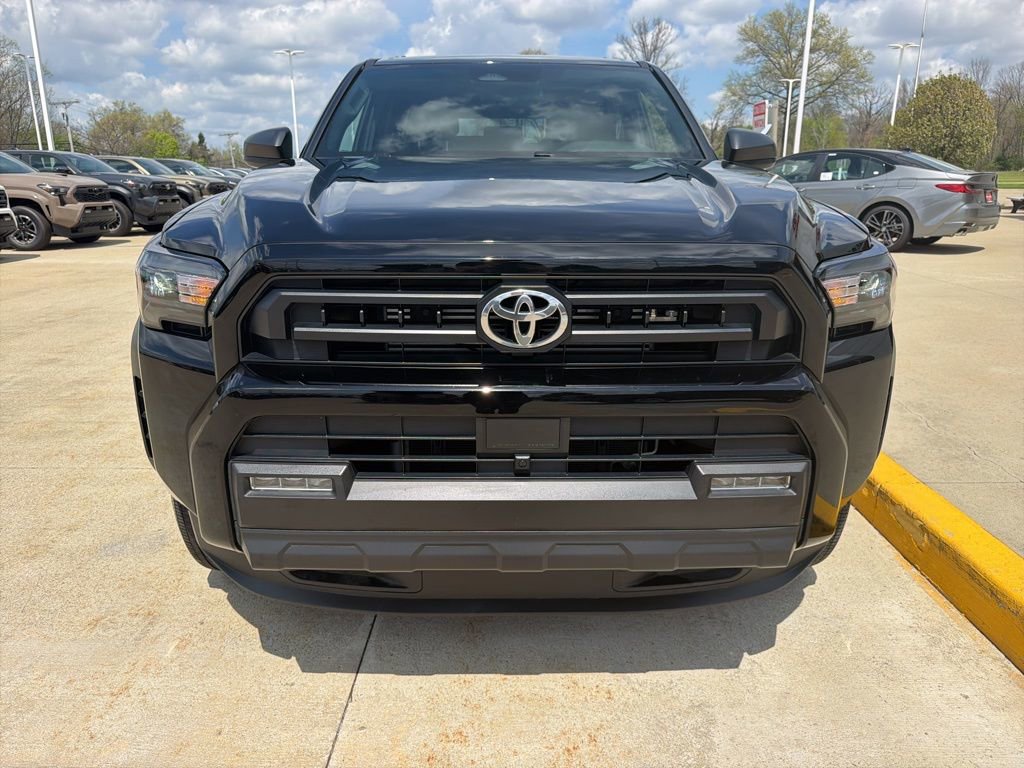 Used 2025 Toyota 4Runner SR5 AWD/4WD image 2