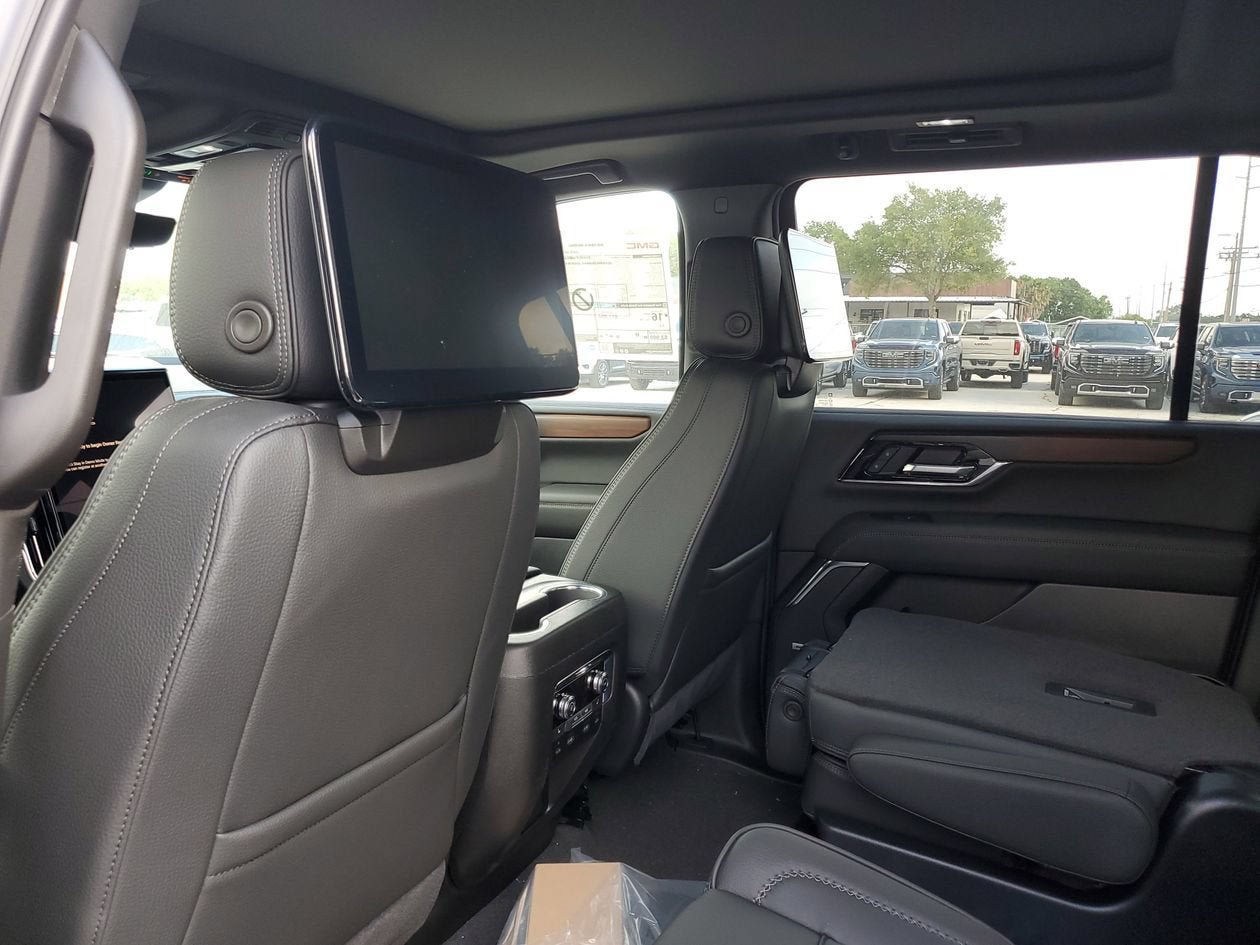 New 2026 GMC Yukon XL Denali w/ Denali Reserve Package AWD/4WD image 10