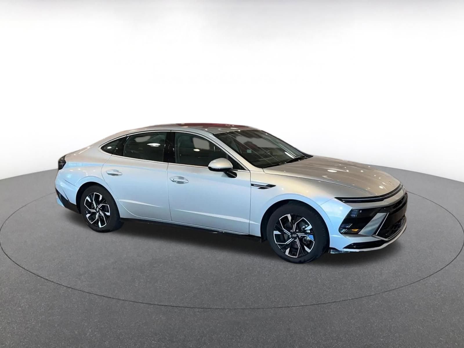 Used 2025 Hyundai Sonata SEL image 2