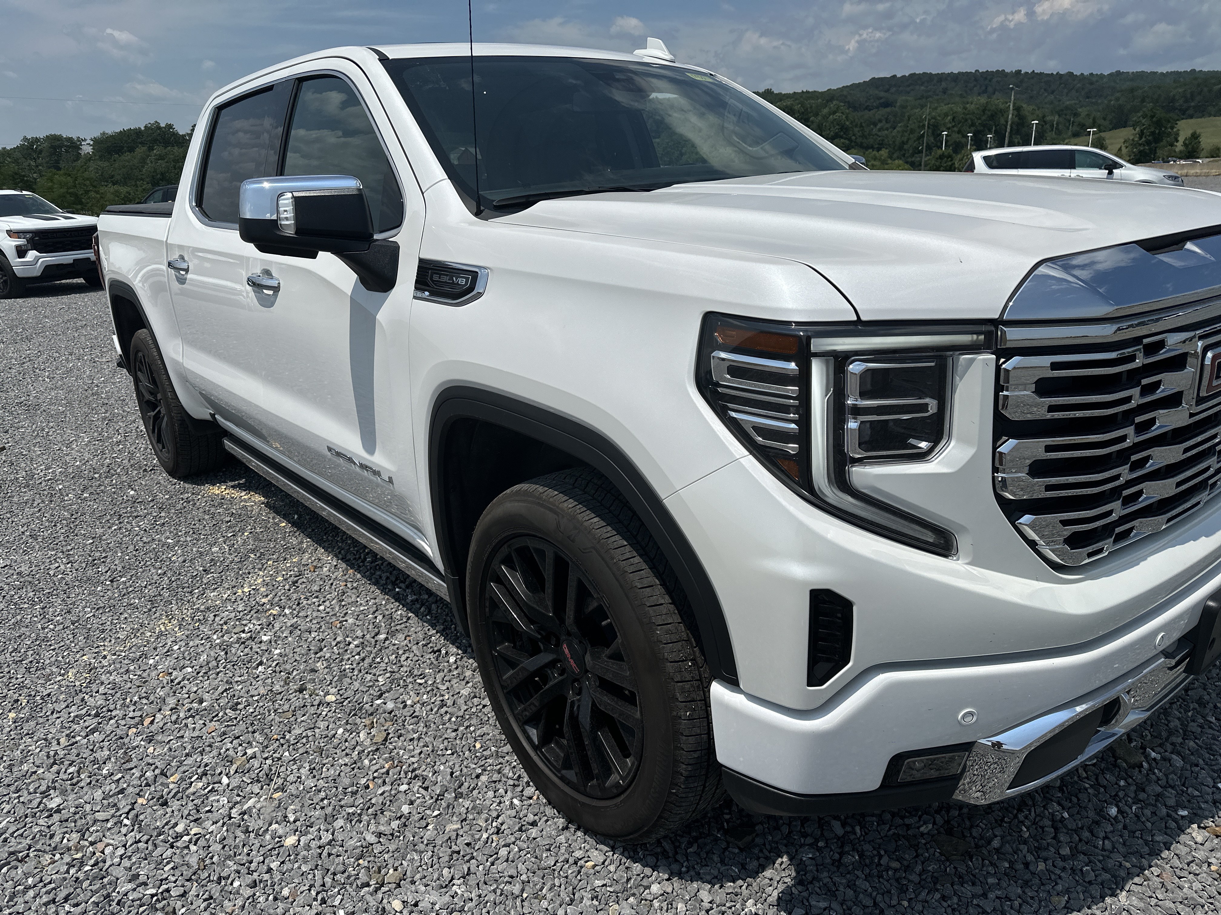 Used 2024 GMC Sierra 1500 Denali AWD/4WD image 8
