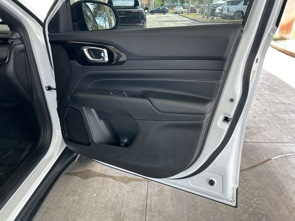 Used 2023 Jeep Compass Altitude image 25