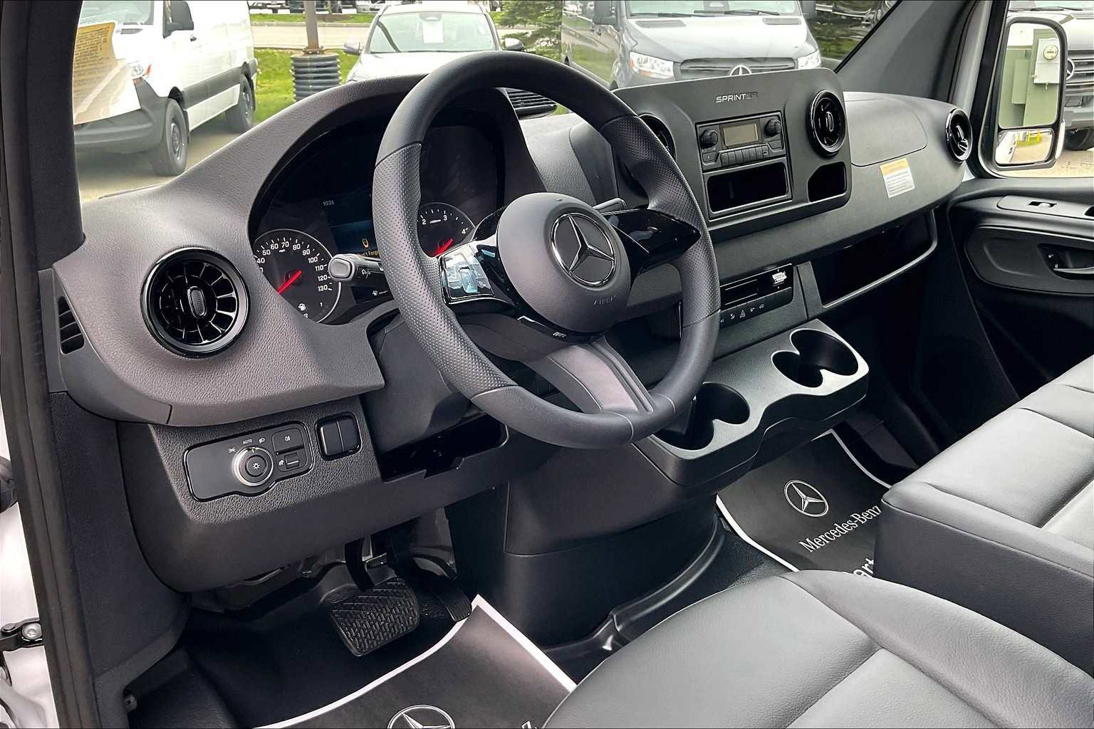 New 2025 Mercedes-Benz Sprinter 2500 image 10