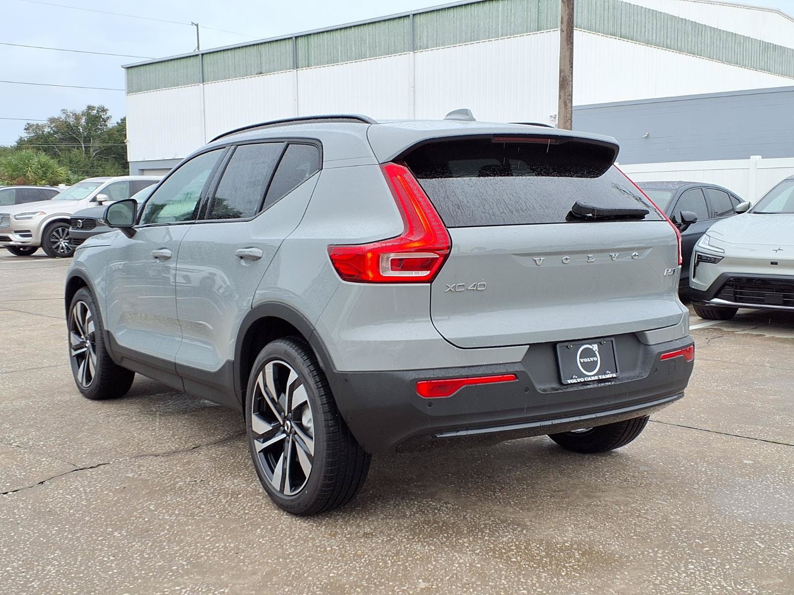 New 2026 Volvo XC40 B5 Plus w/ Protection Package Premier AWD/4WD image 5