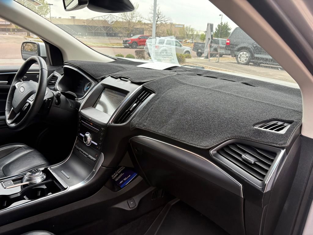 Used 2019 Ford Edge Titanium image 31