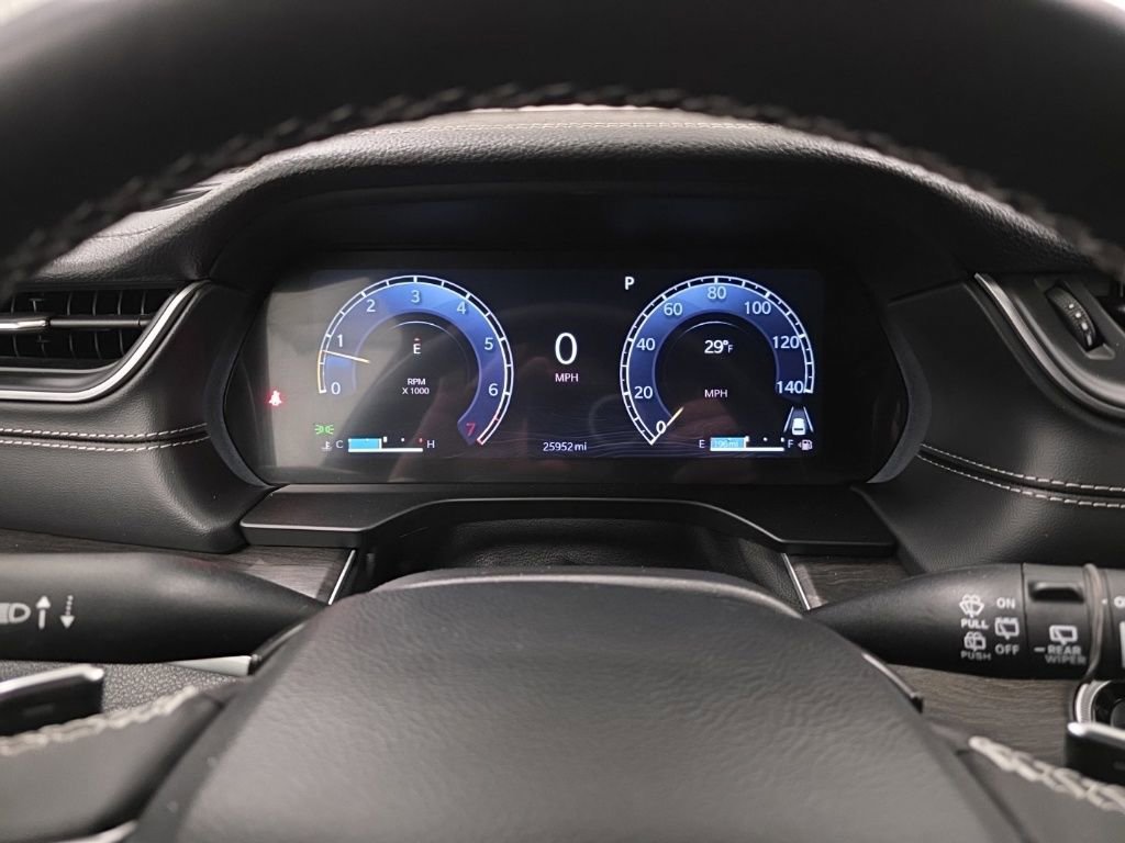 Used 2025 Jeep Grand Cherokee Limited image 16