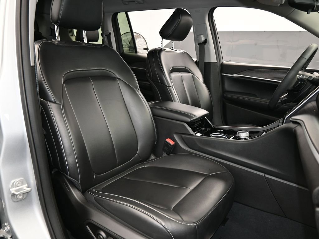 Used 2023 Jeep Grand Cherokee L Limited image 43