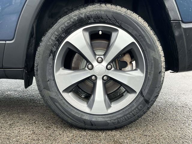 Used 2021 Jeep Cherokee Limited image 11