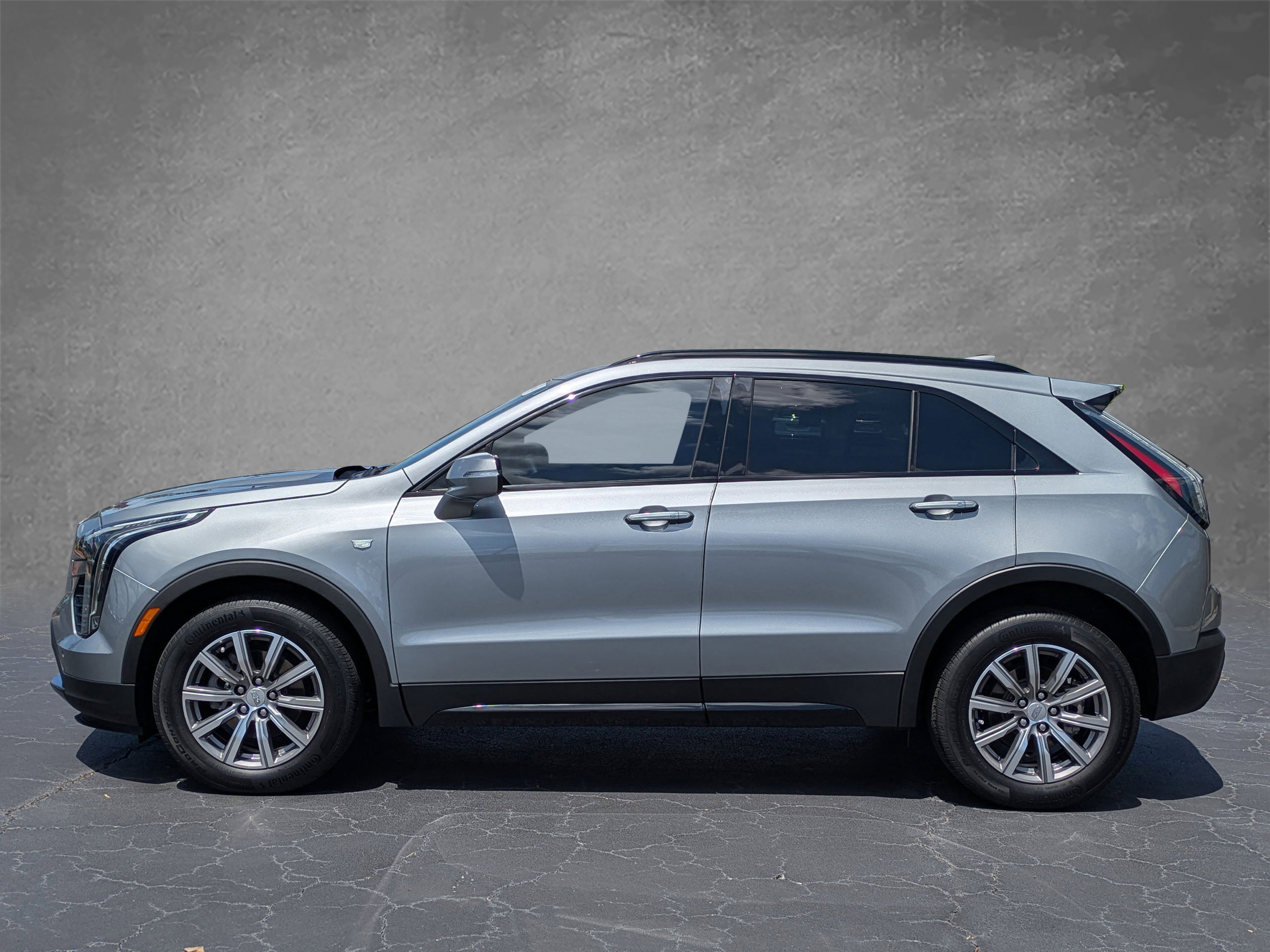 Certified 2023 Cadillac XT4 Sport AWD/4WD image 3