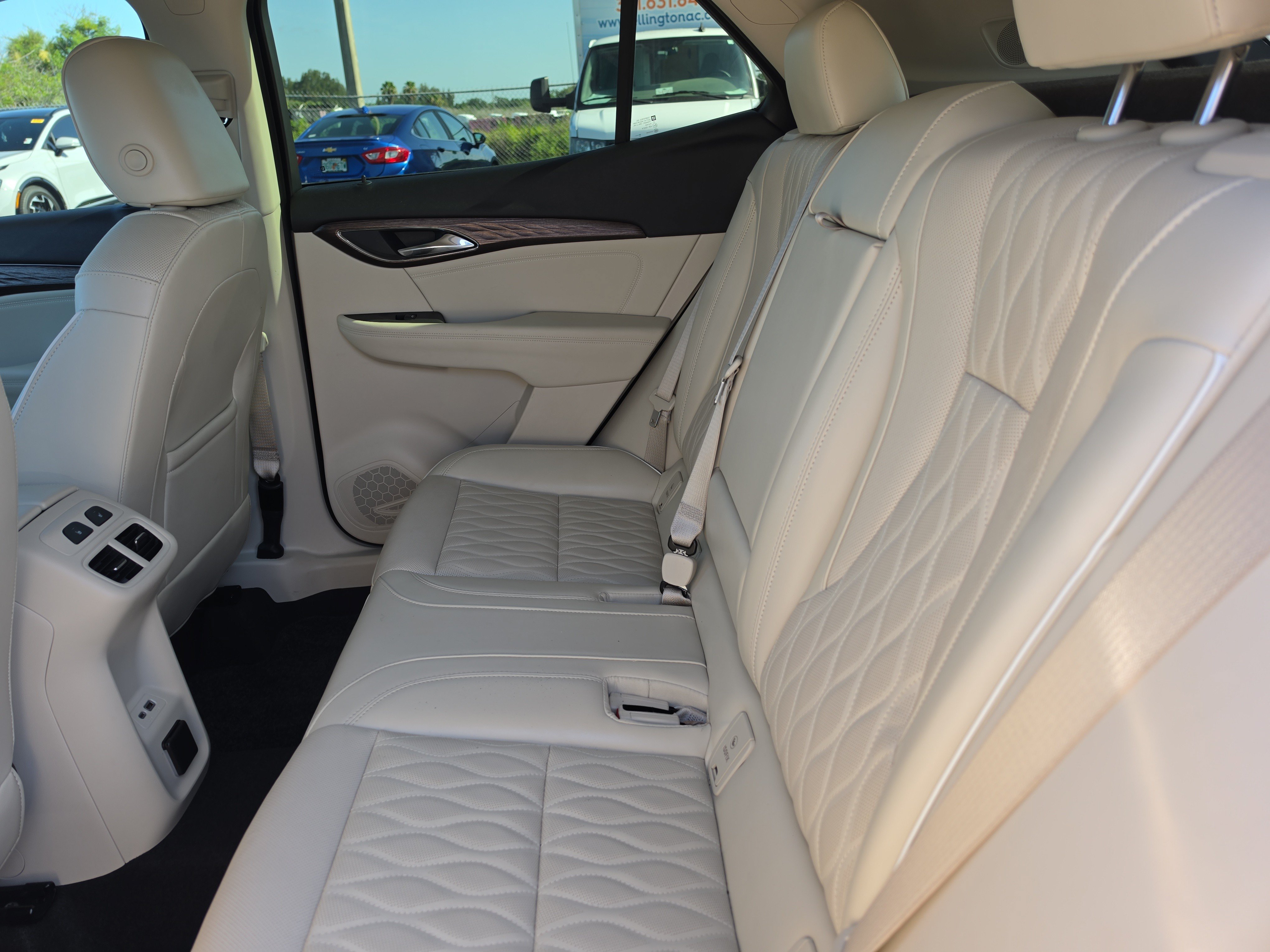 Certified 2023 Buick Envision Avenir FWD image 12