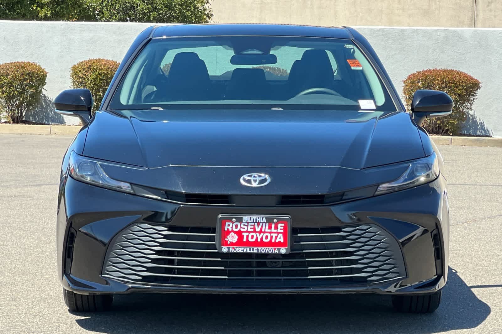 Used 2025 Toyota Camry LE FWD image 10