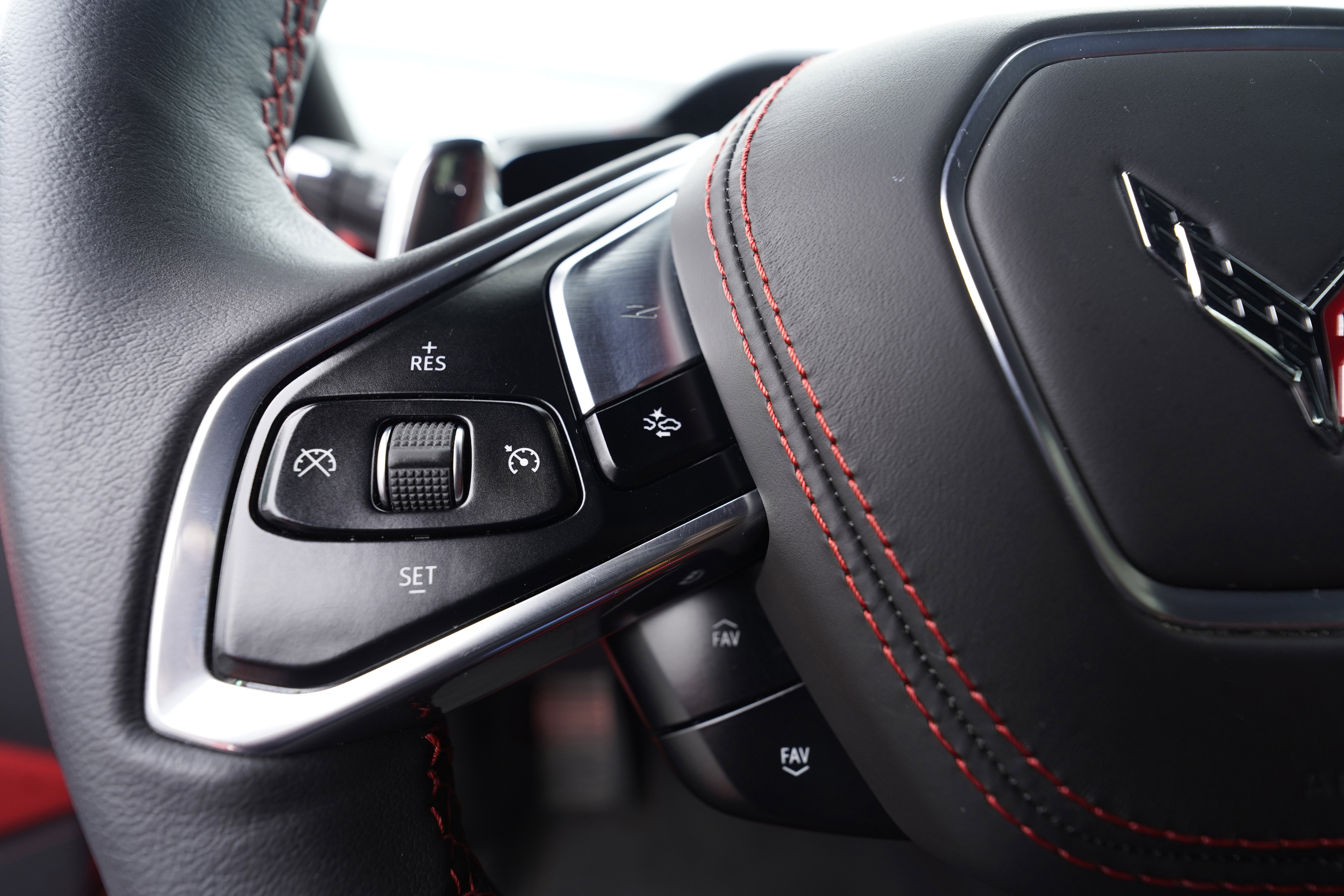 Used 2025 Chevrolet Corvette Stingray Preferred Cpe w/ 2LT RWD image 16