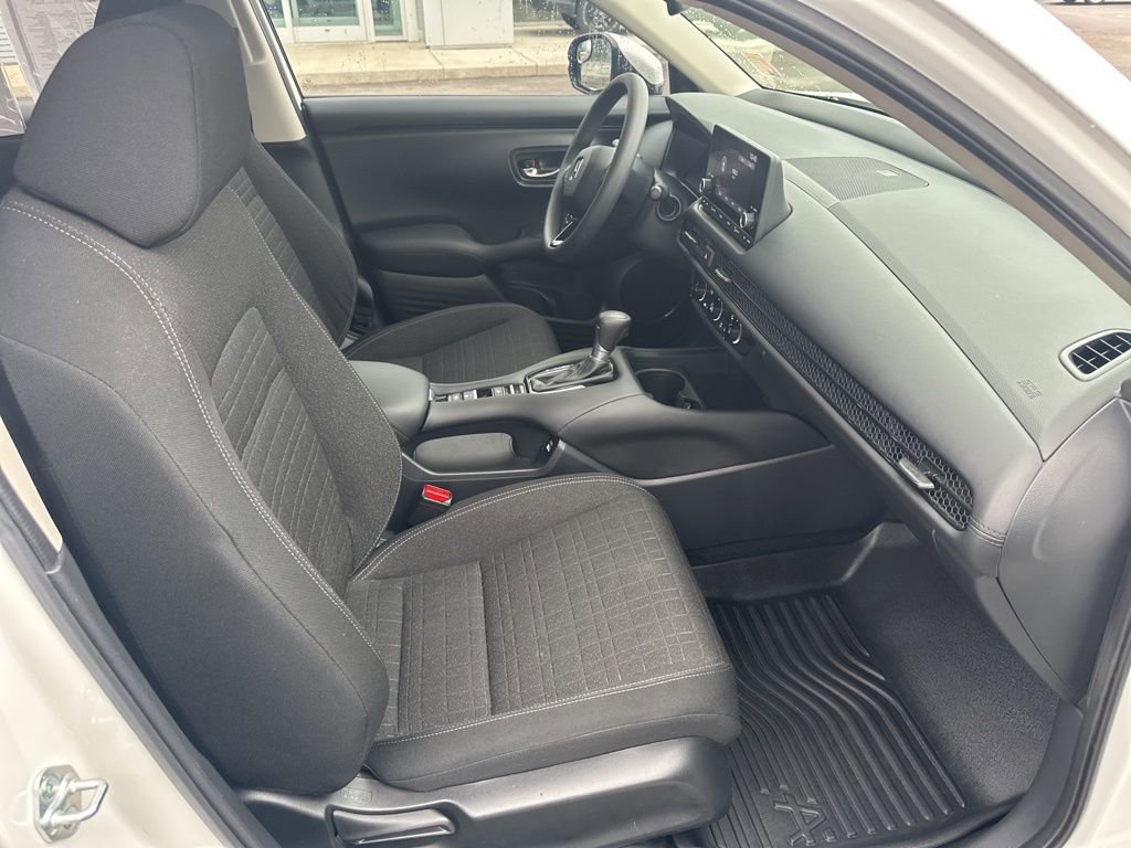 Used 2023 Honda HR-V LX image 7