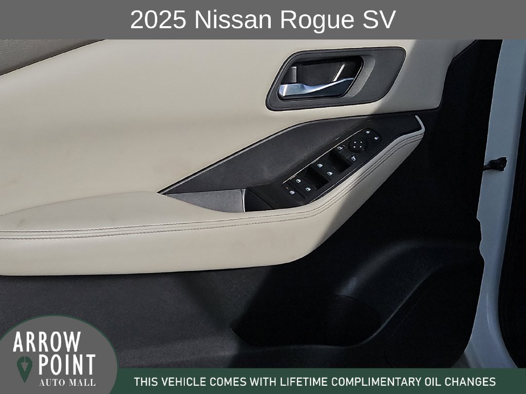 Used 2025 Nissan Rogue SV FWD image 21