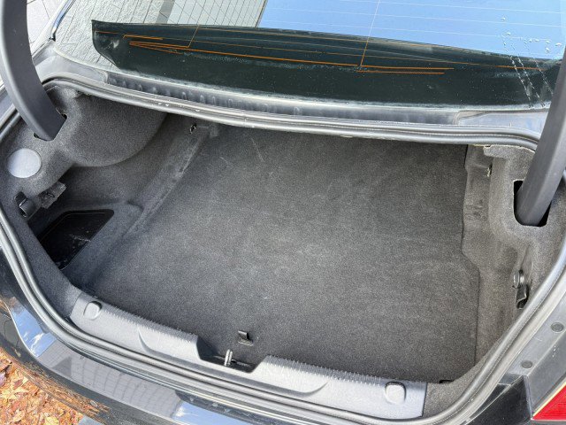 Used 2017 Jaguar XE Premium image 9