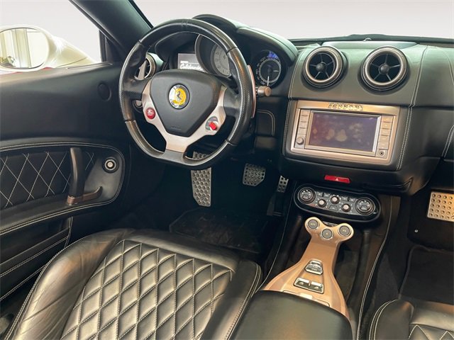 Used 2014 Ferrari California image 10