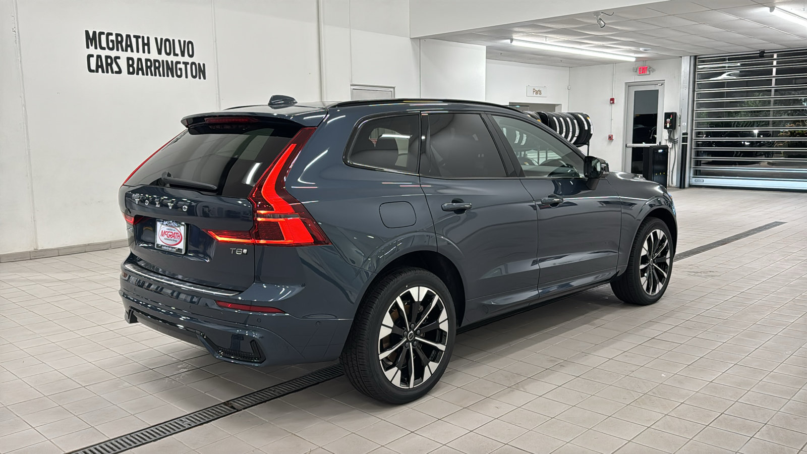 New 2027 Volvo XC60 T8 Plus AWD/4WD image 5