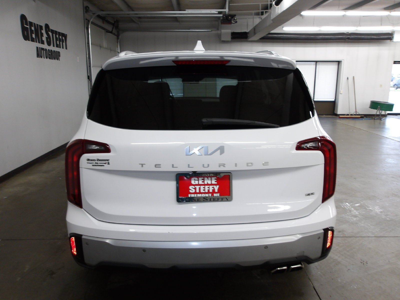 Used 2024 Kia Telluride S AWD/4WD image 5