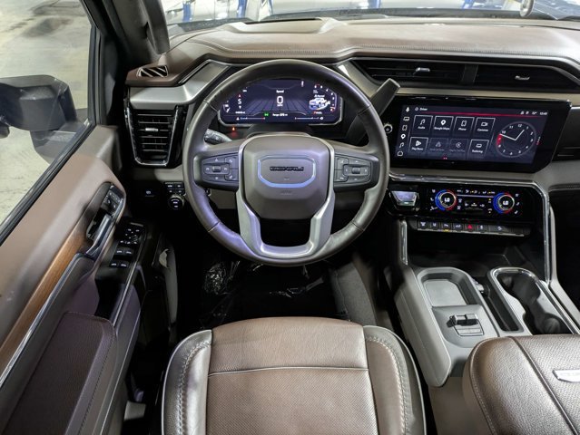 Used 2024 GMC Sierra 2500 Denali w/ Denali Reserve Package AWD/4WD image 16