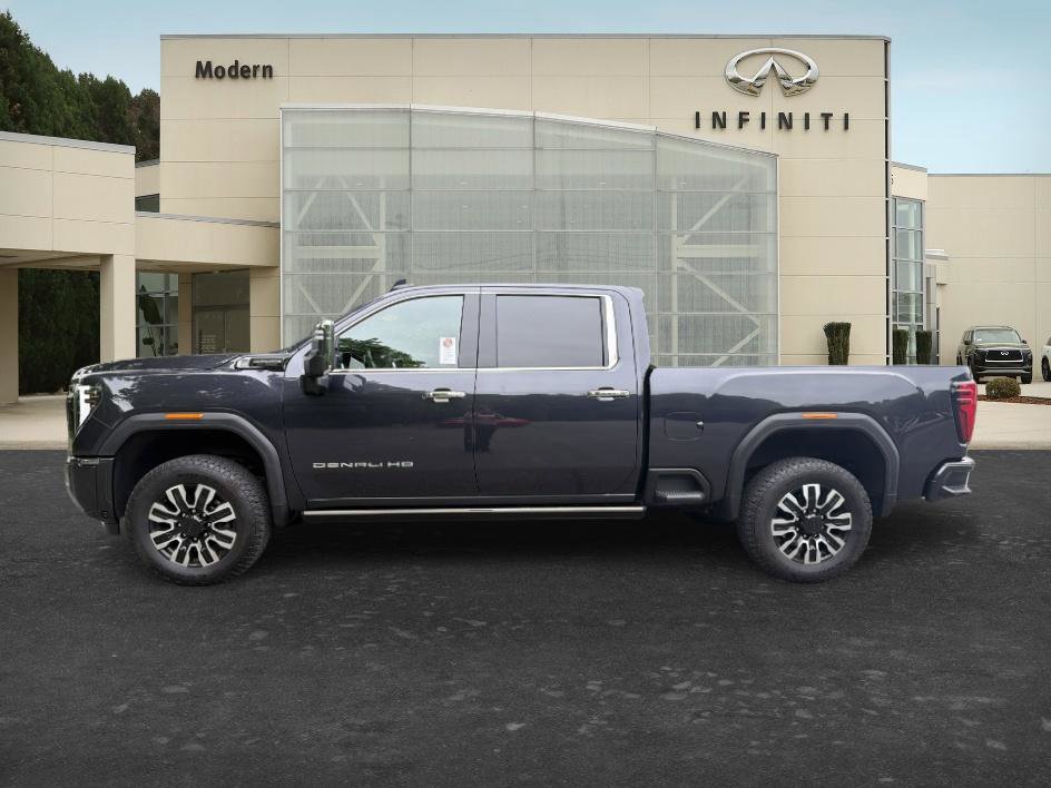 Used 2024 GMC Sierra 3500 Denali Ultimate AWD/4WD image 8