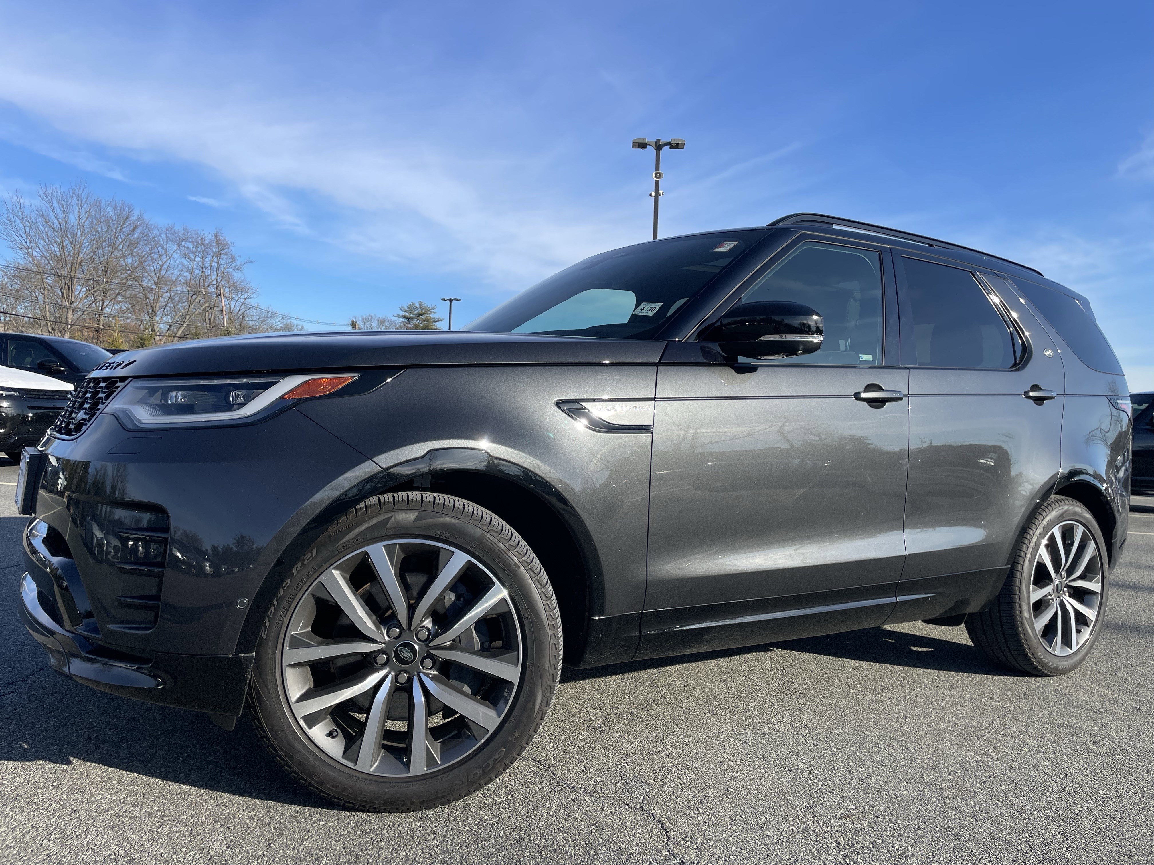 Used 2024 Land Rover Discovery Dynamic SE image 37