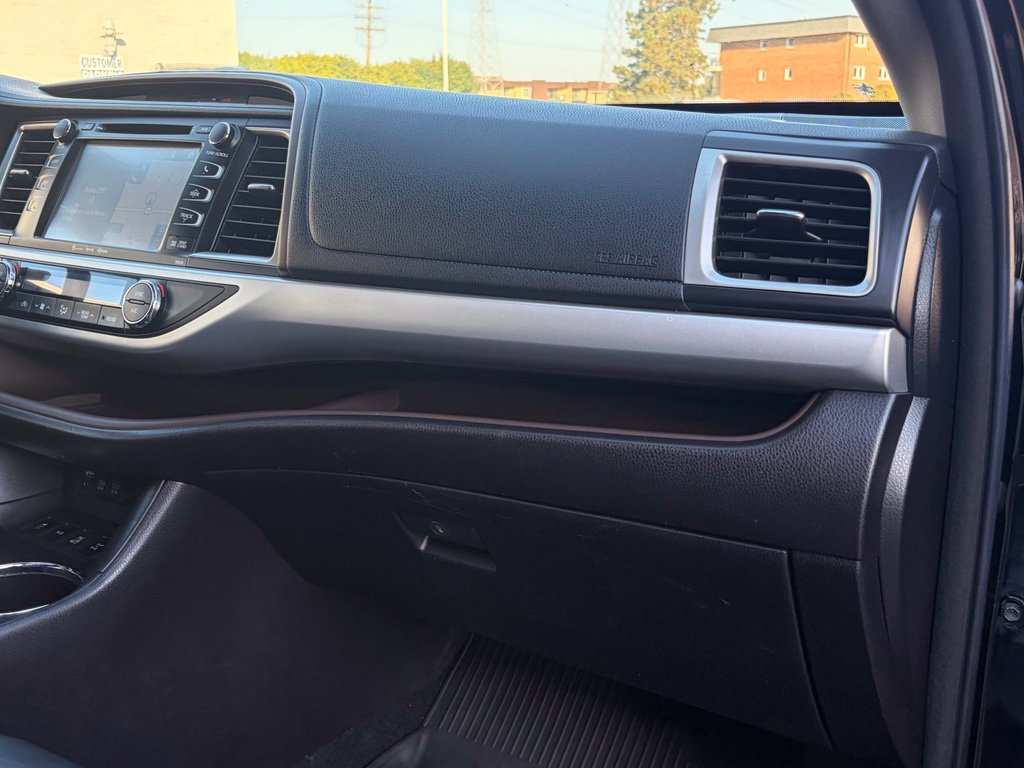 Used 2018 Toyota Highlander XLE w/ Protection Package #3 AWD/4WD image 17