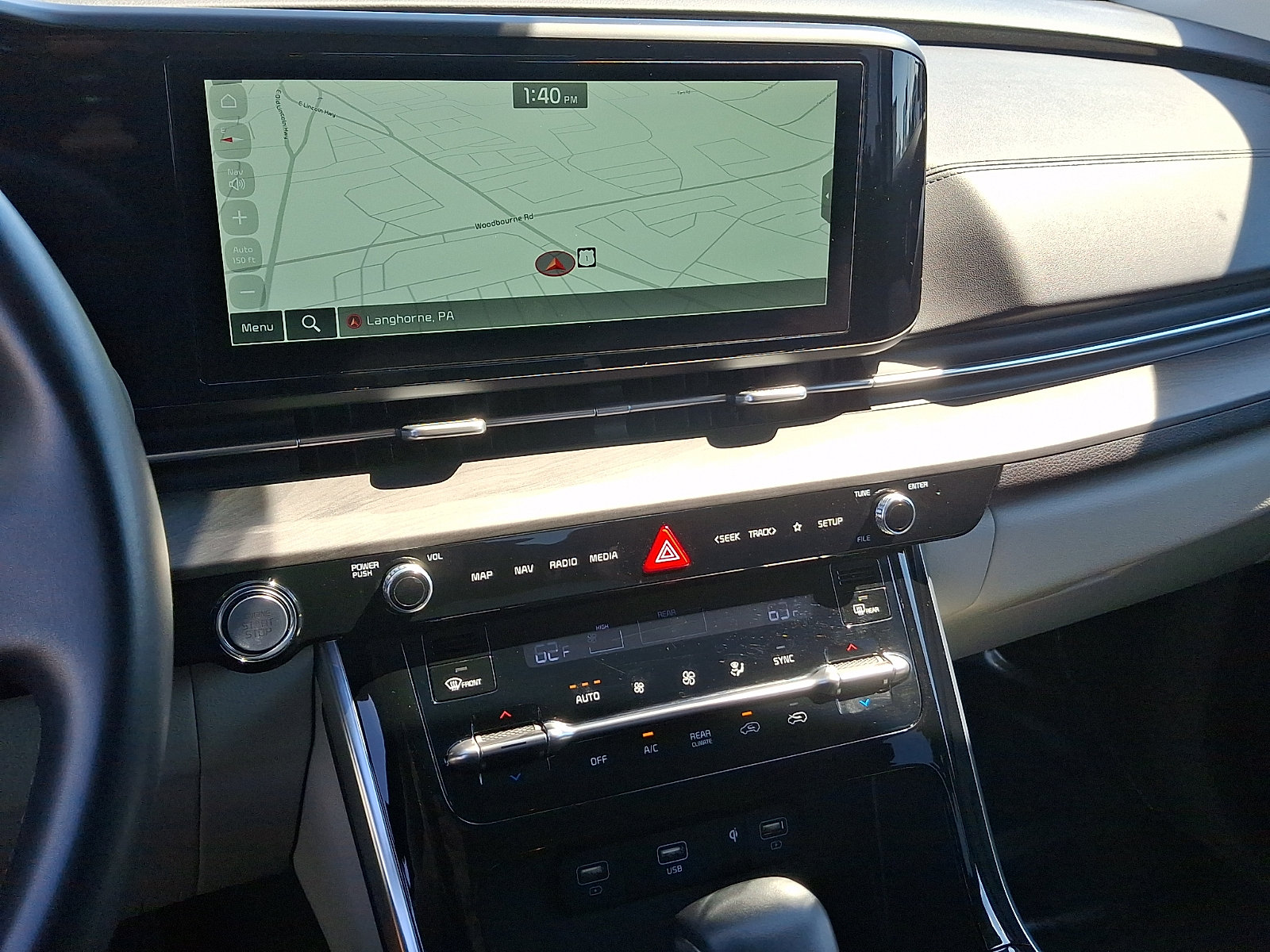 Used 2024 Kia Carnival EX FWD image 19
