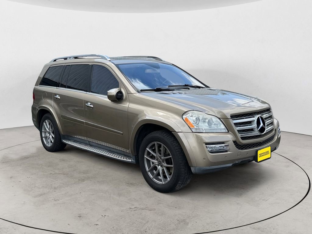 Used 2010 Mercedes-Benz GL 550 4MATIC image 5