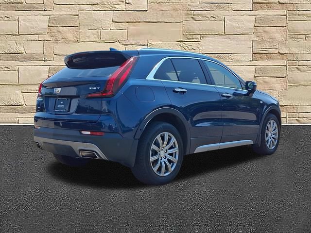 Used 2021 Cadillac XT4 Premium Luxury w/ Enhanced Visibility Package AWD/4WD image 3