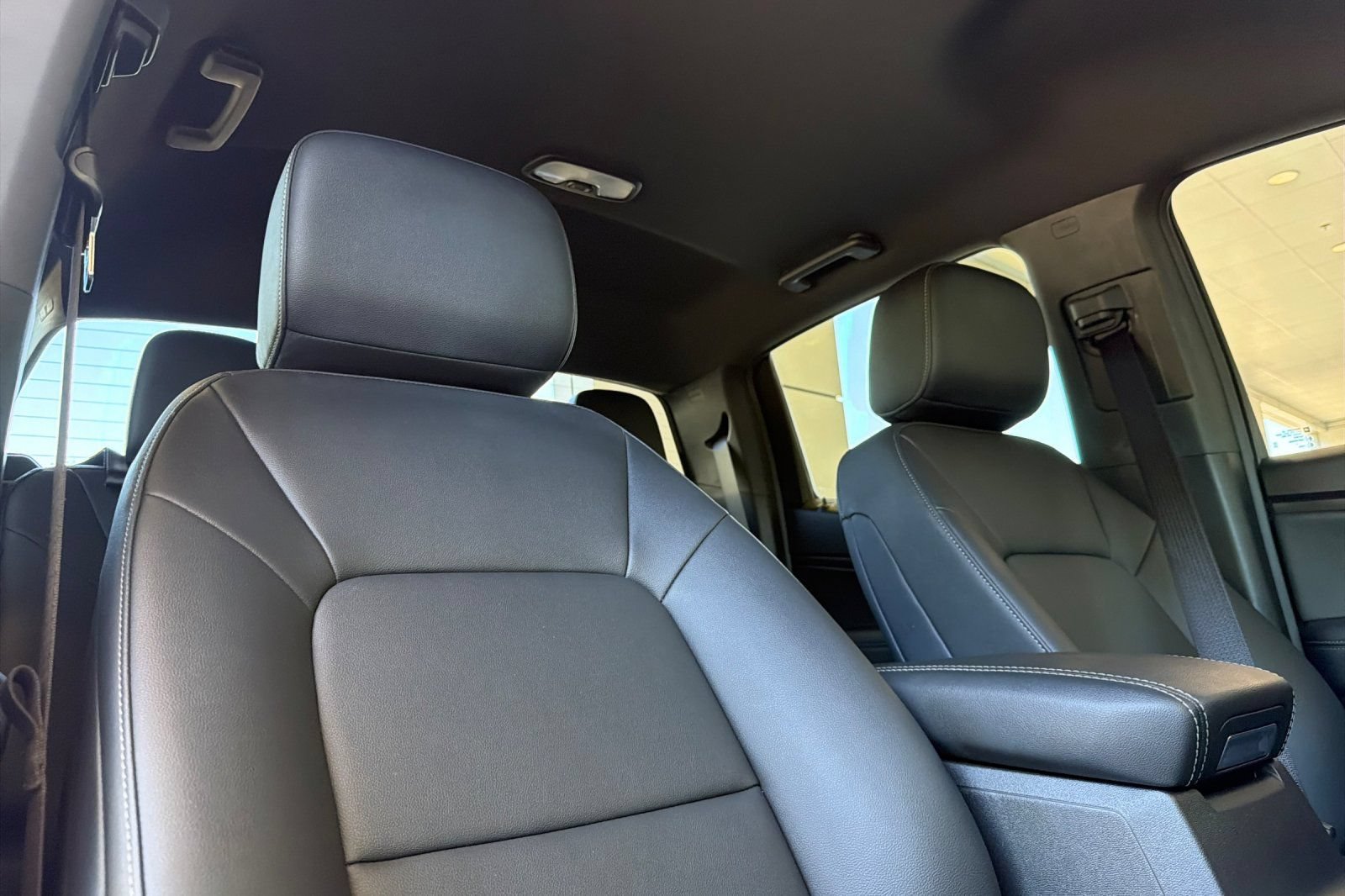 Used 2024 GMC Canyon Elevation w/ Elevation Premium Package RWD image 19
