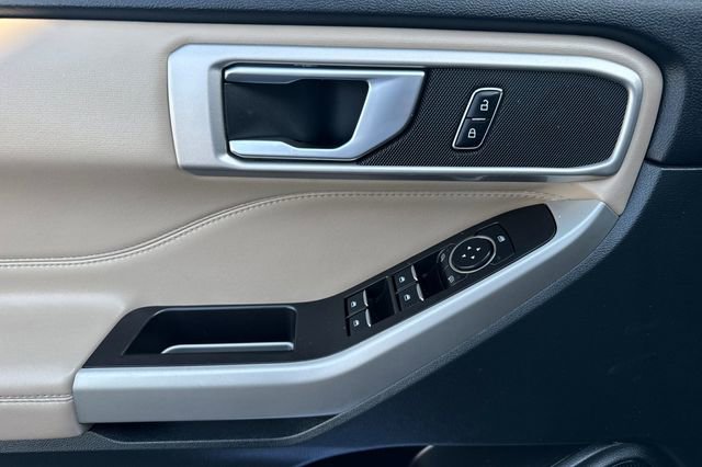 Used 2024 Ford Explorer XLT w/ Equipment Group 202A image 11