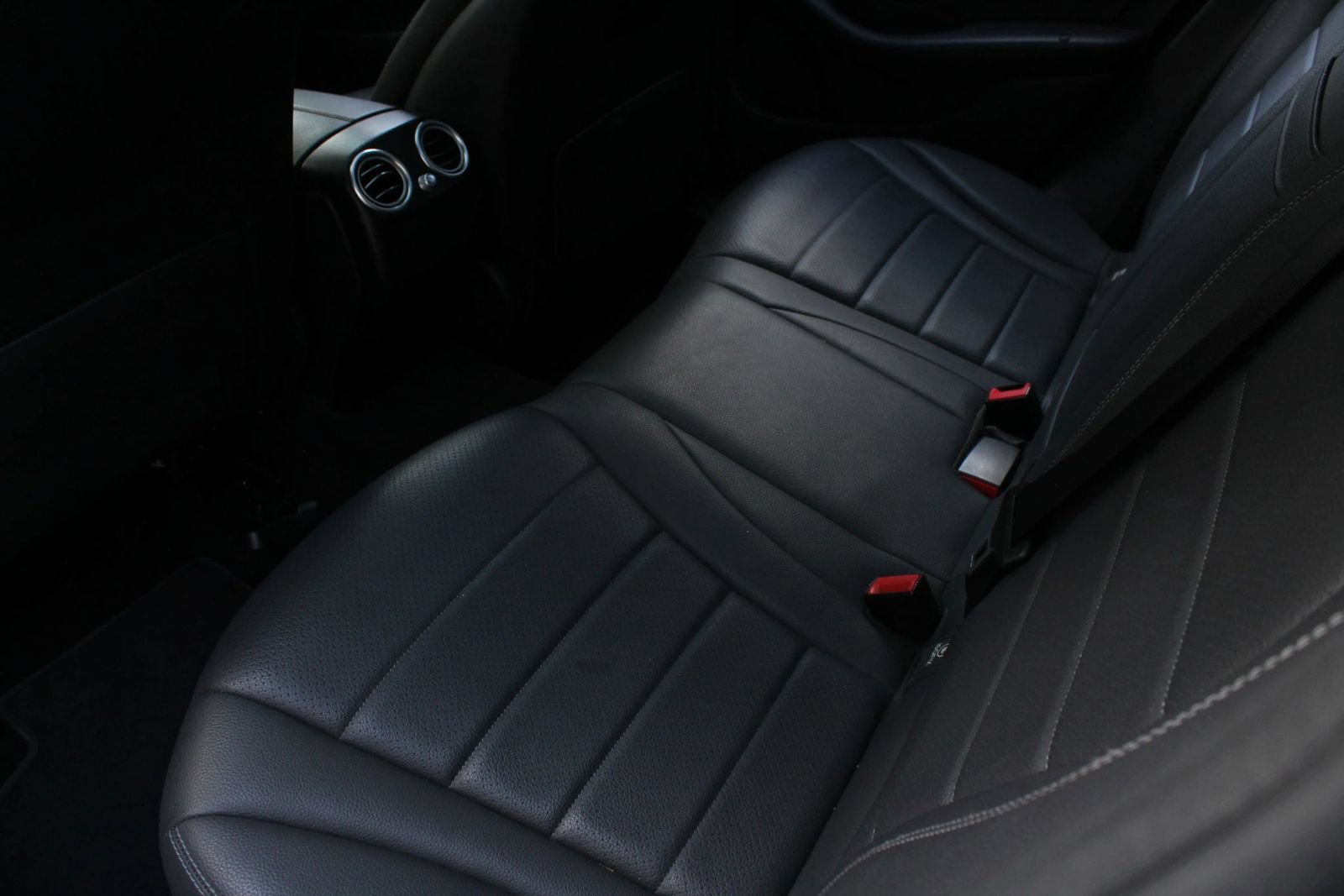 Used 2020 Mercedes-Benz GLC 300 4MATIC w/ Multimedia Package image 21