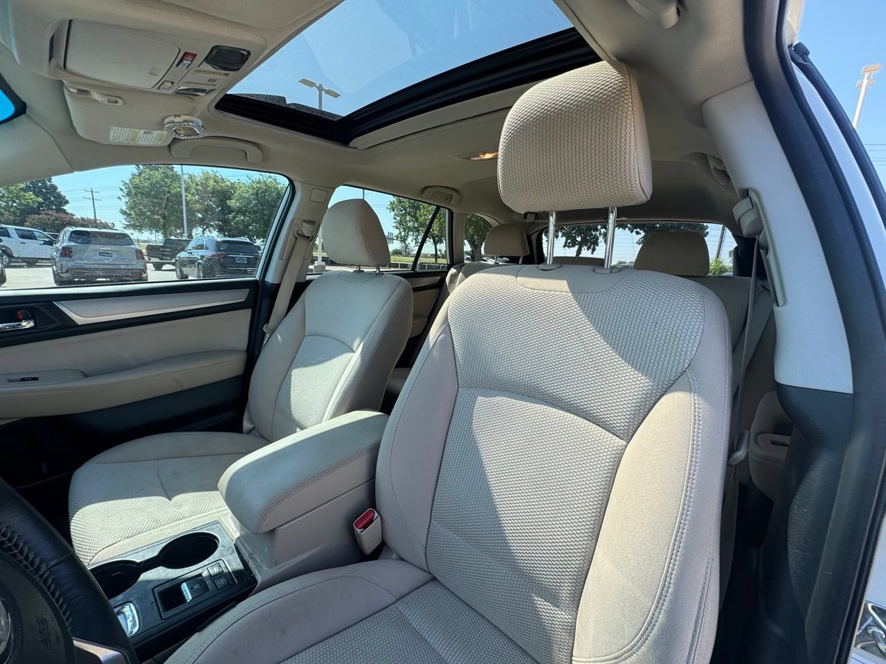 Used 2018 Subaru Outback 2.5i Premium AWD/4WD image 6