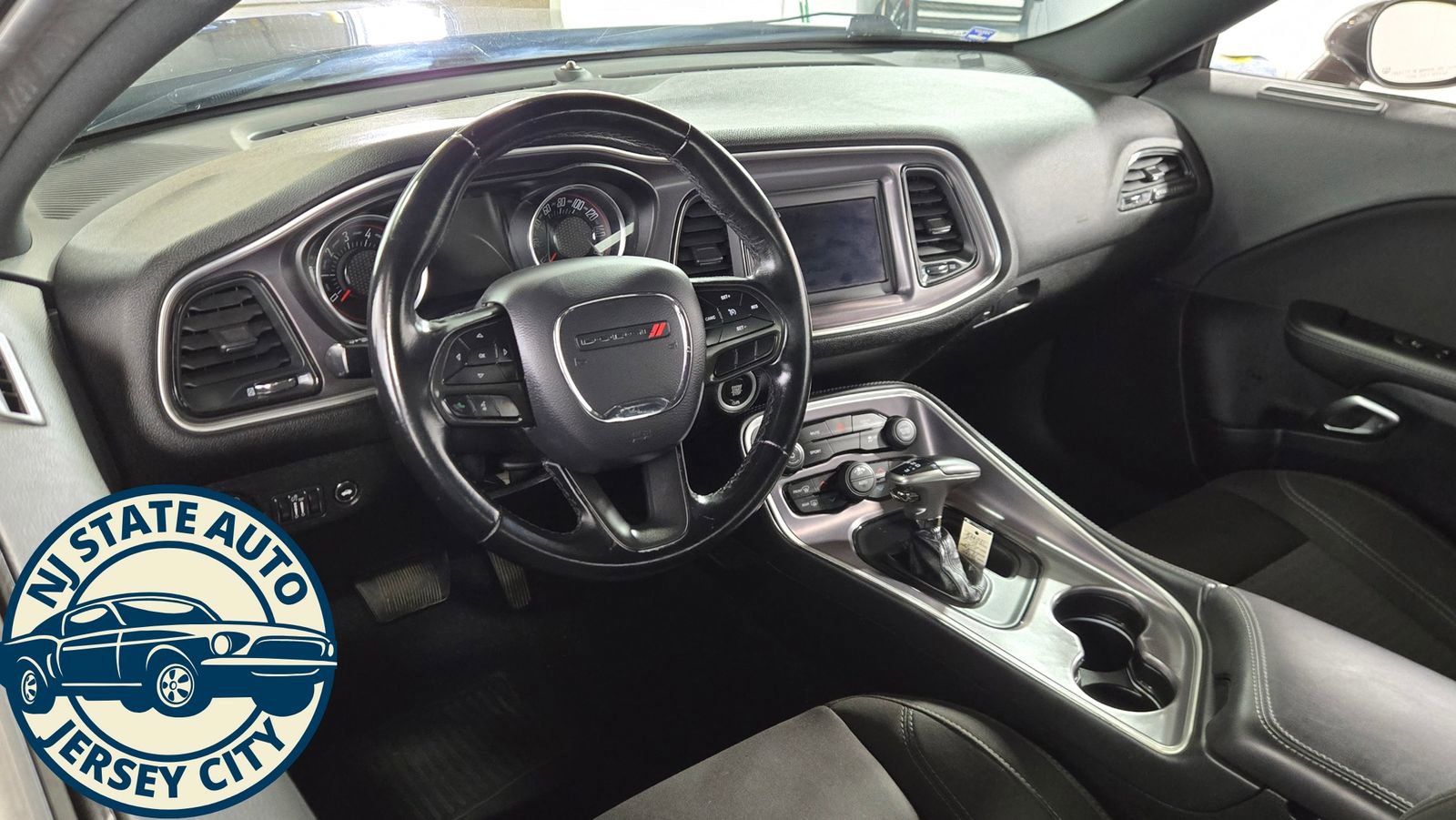 Used 2020 Dodge Challenger SXT RWD image 10