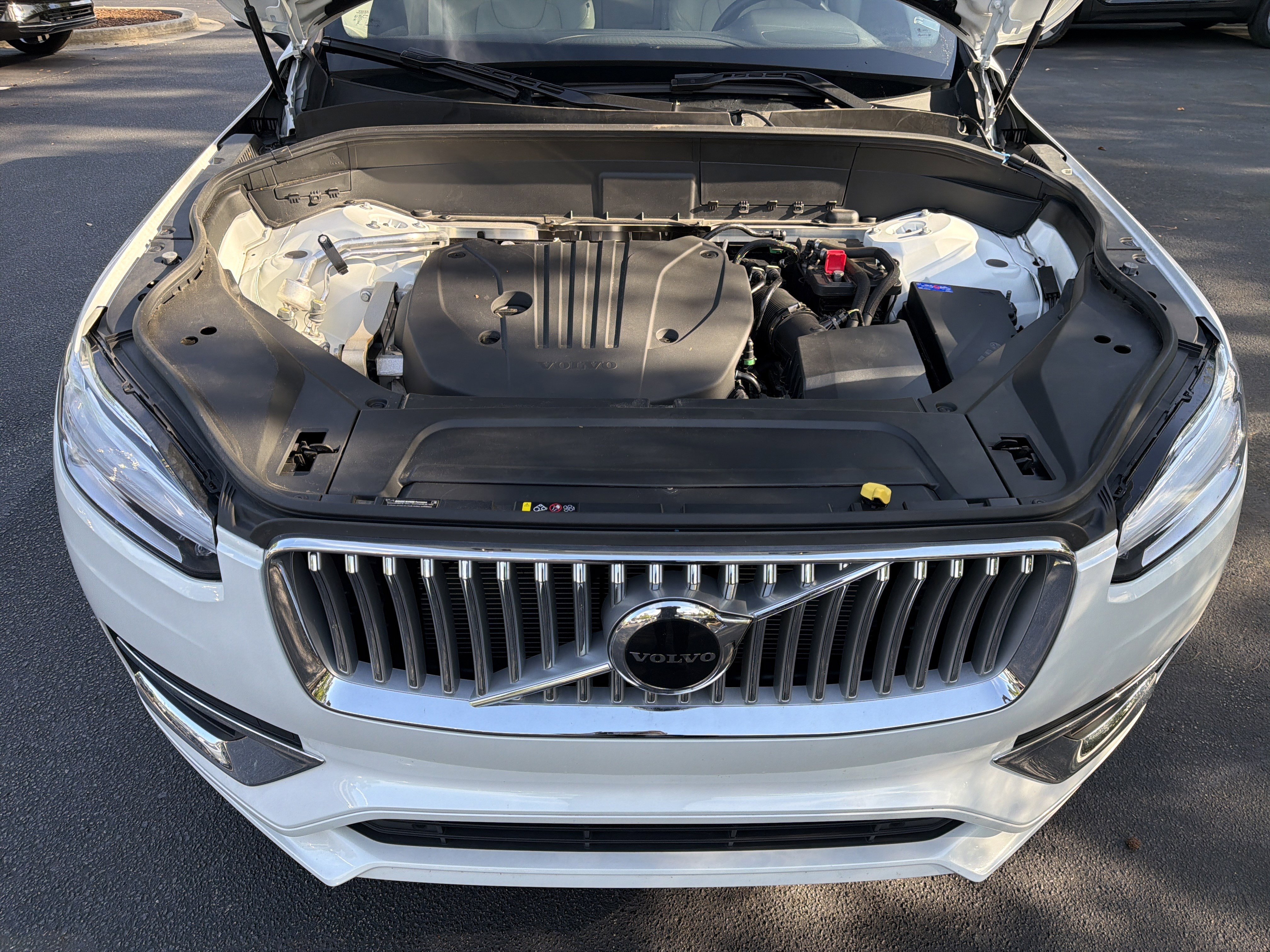 Certified 2025 Volvo XC90 B5 Core w/ Protection Package AWD/4WD image 37