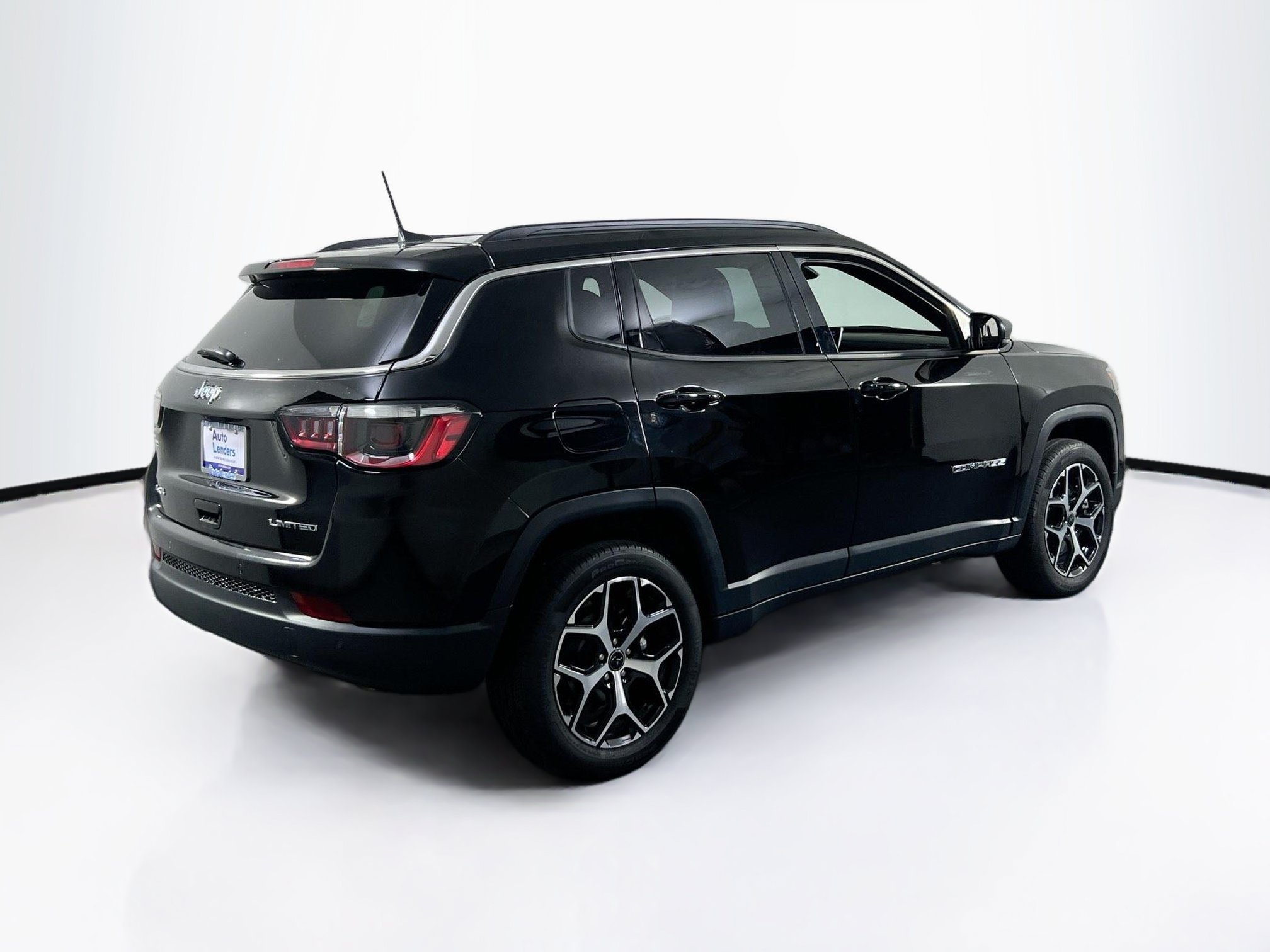Used 2025 Jeep Compass Limited w/ Sun & Sound Group AWD/4WD image 5
