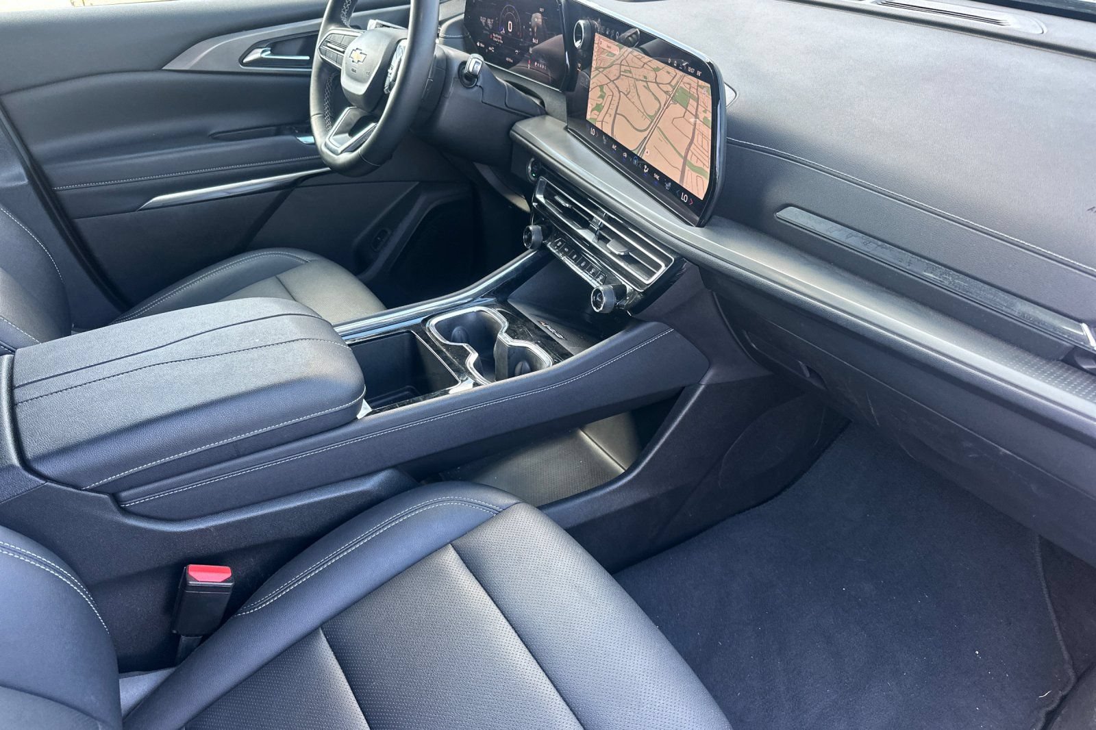 Used 2025 Chevrolet Traverse LT AWD/4WD image 19
