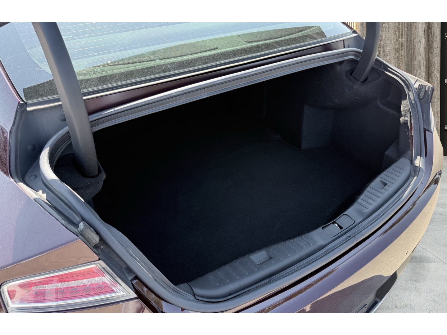 Used 2017 Lincoln MKZ Reserve FWD image 10