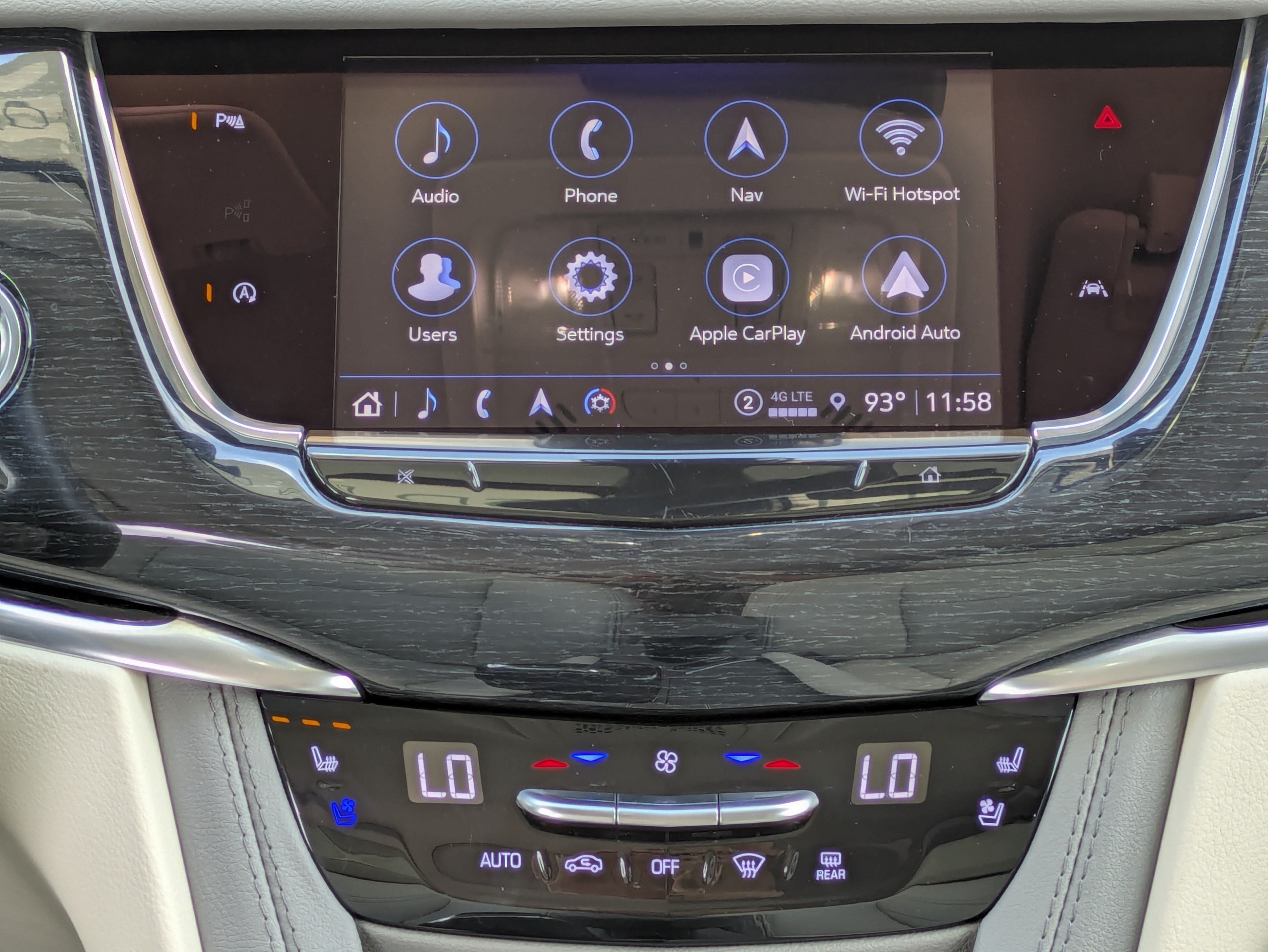 Certified 2024 Cadillac XT6 Premium Luxury FWD image 17