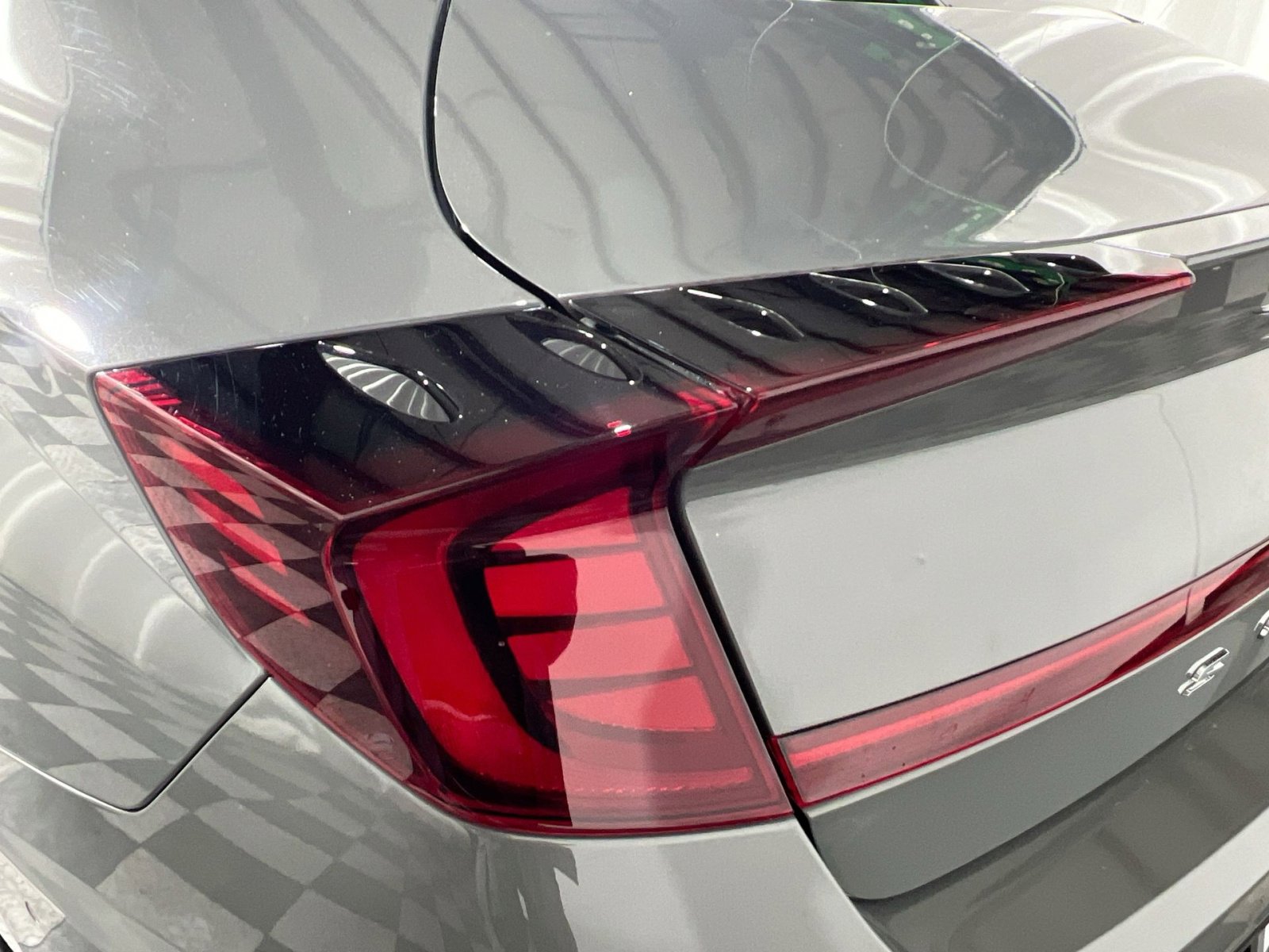 Used 2023 Hyundai Sonata Limited w/ Preferred Accessory Package image 16