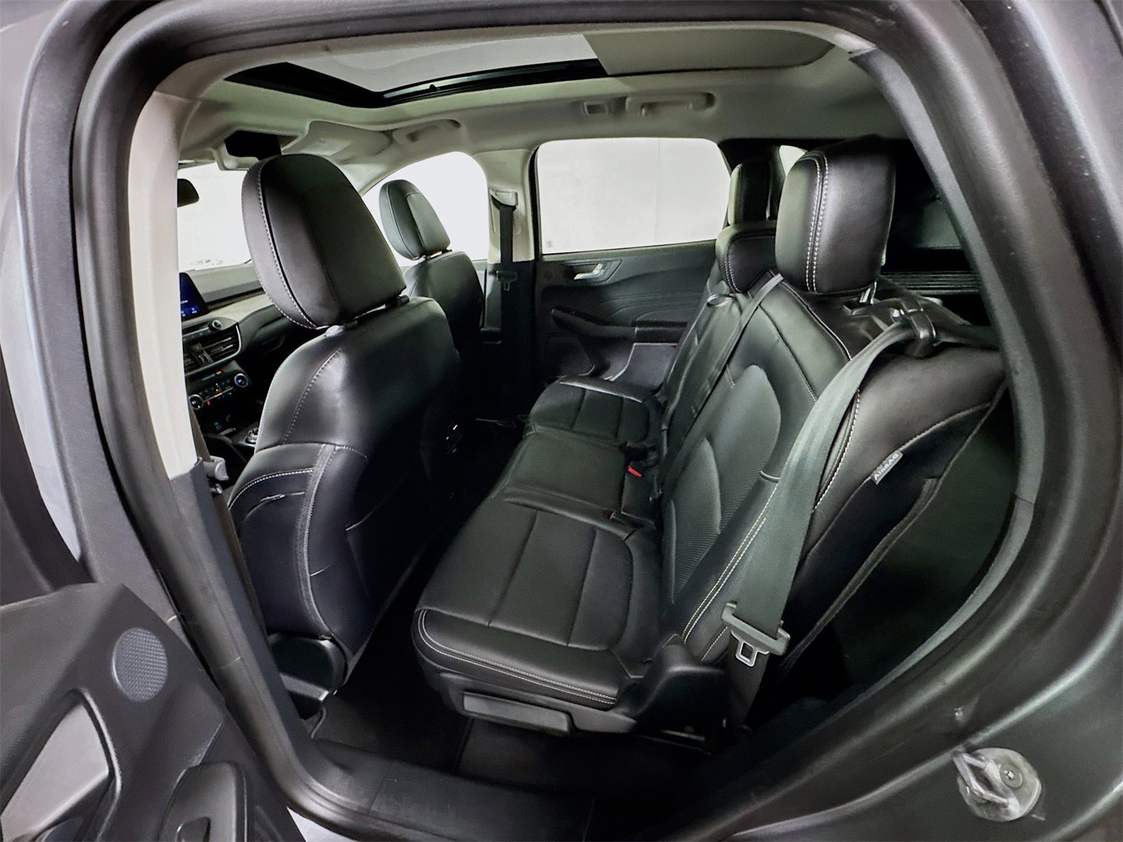 Used 2021 Ford Escape Titanium w/ Class II Trailer Tow Package image 22