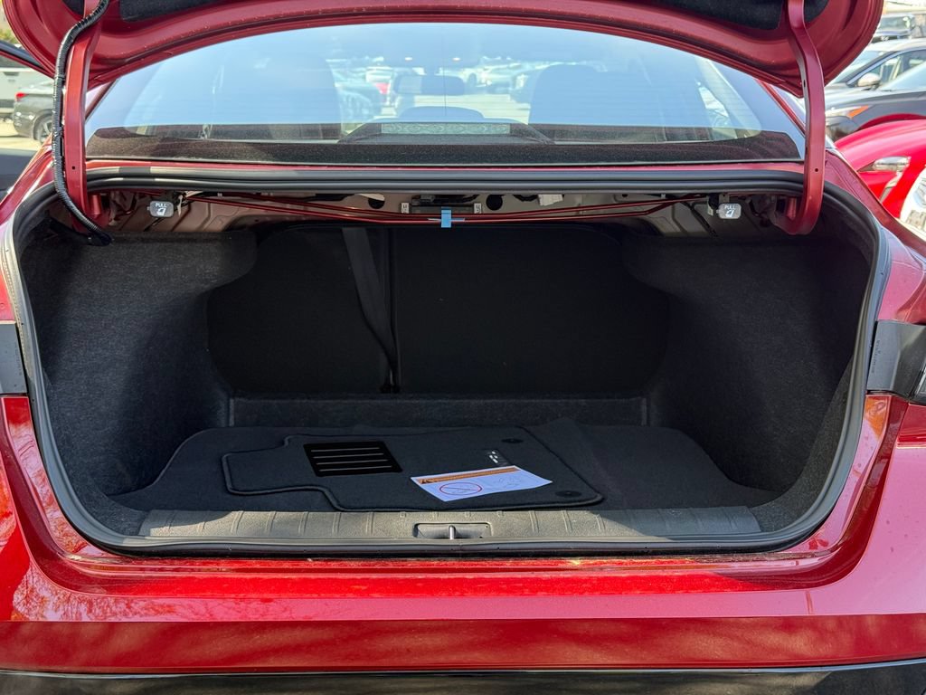 New 2026 Nissan Sentra SR w/ Floor Mat Package FWD image 24