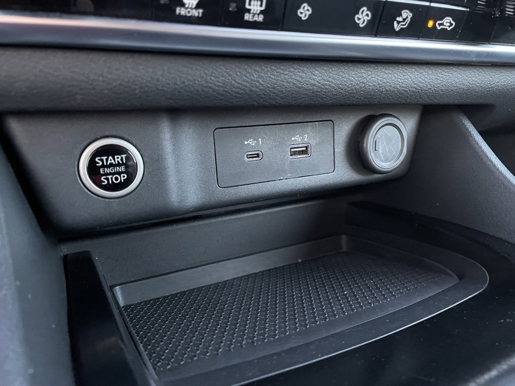 Used 2023 Nissan Rogue SV image 19