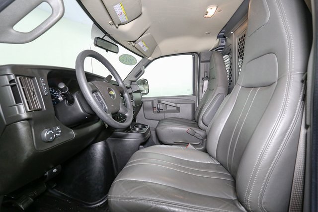 Used 2022 Chevrolet Express 2500 image 29