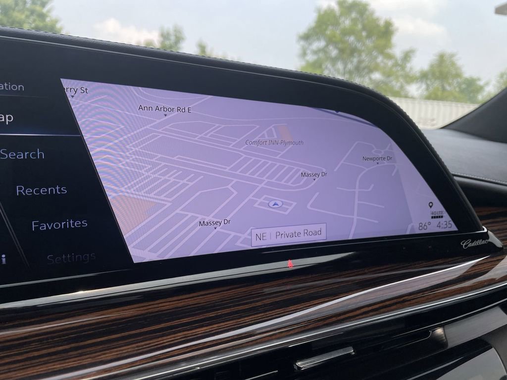 Used 2024 Cadillac Escalade Premium Luxury w/ LPO, Floor Liner Package image 31