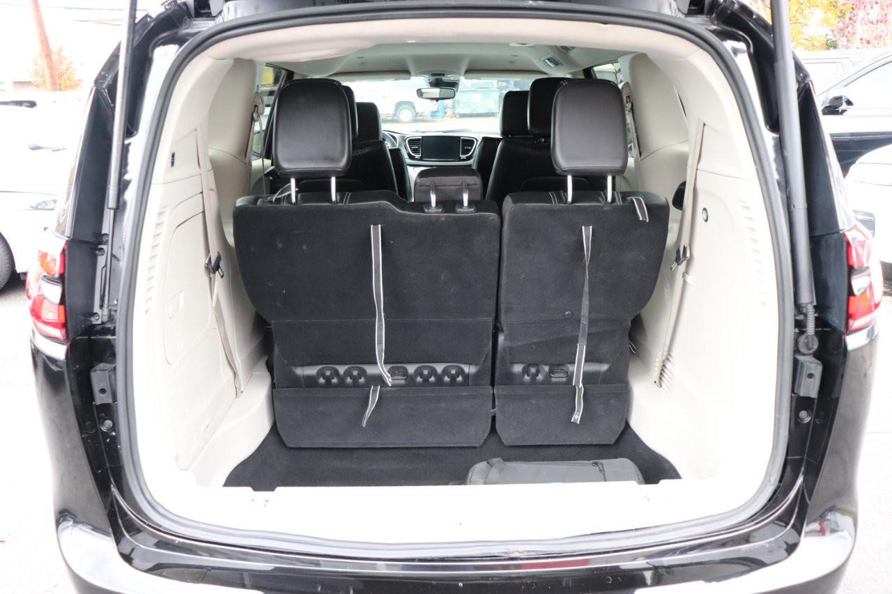 Used 2024 Chrysler Pacifica Limited image 60